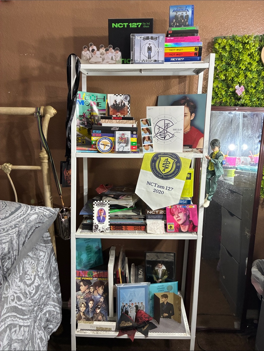 NCT 127 Fan Shelf Display with White Stand